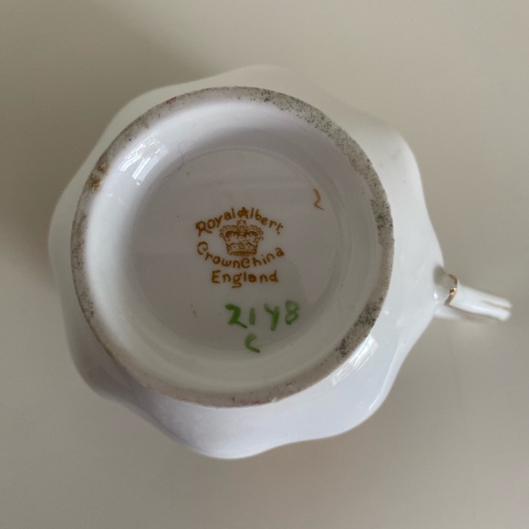 VTG ROYAL ALBERT CROWN CHINA TEACUP AND SAUCER WITH ORANGE AND YELLOW ROSES - Picture 6 of 7